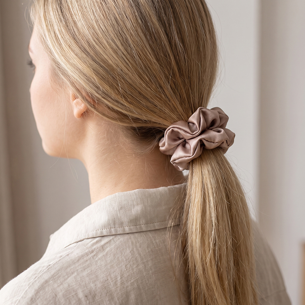 Schlicht Satin Scrunchie  
