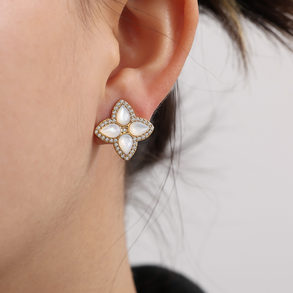 Edelstahl Ohrringe 15mm Nice Diamond Luckly Flower