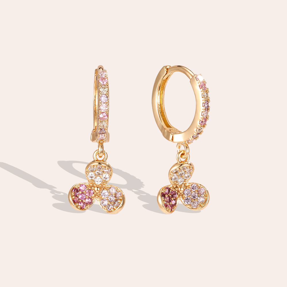 Vergoldete Ohrringe 24mm dreiblättrige Zirkonia Blume 