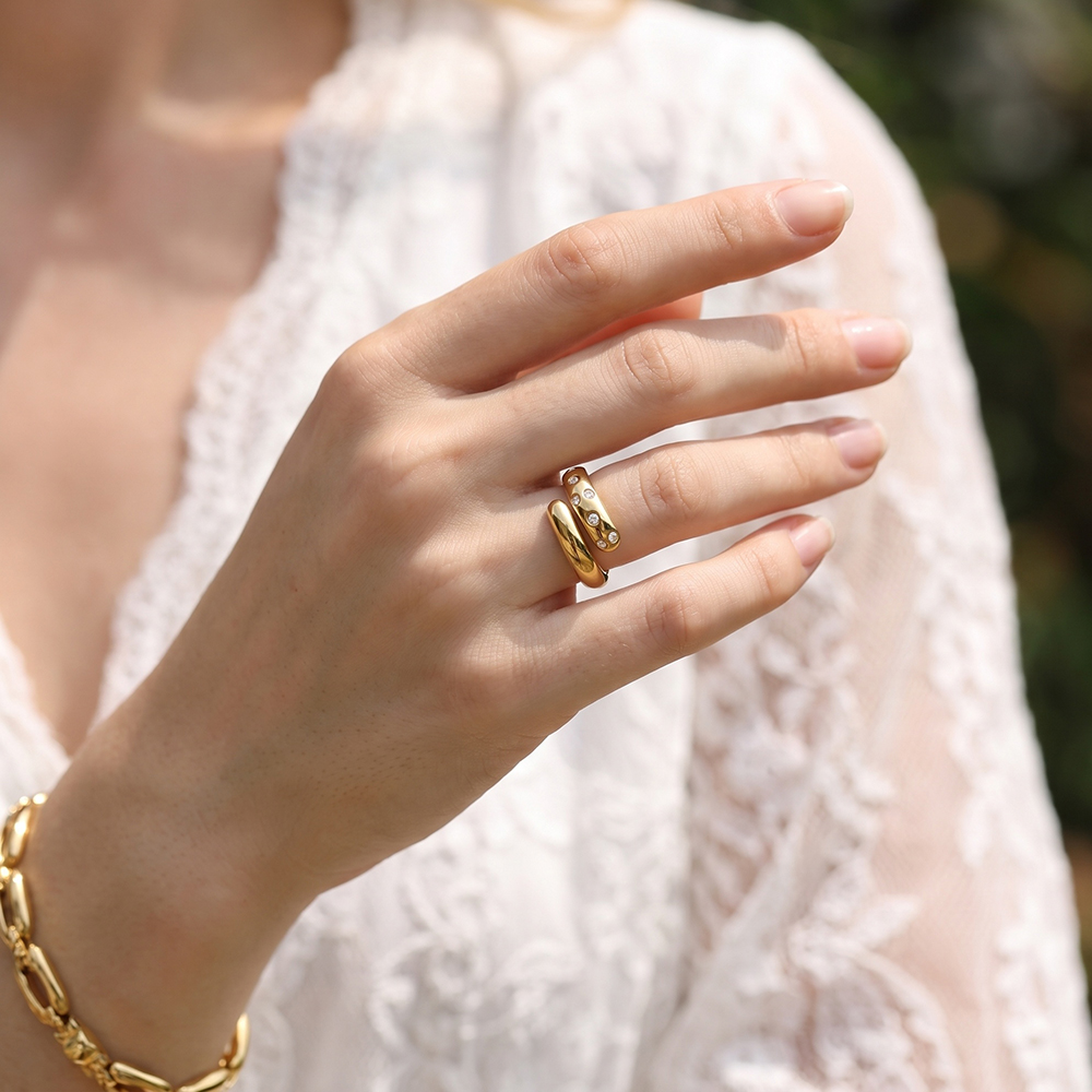 Edelstahl Ring Verstellbar Umschlungen mit kleinen Zirkonia