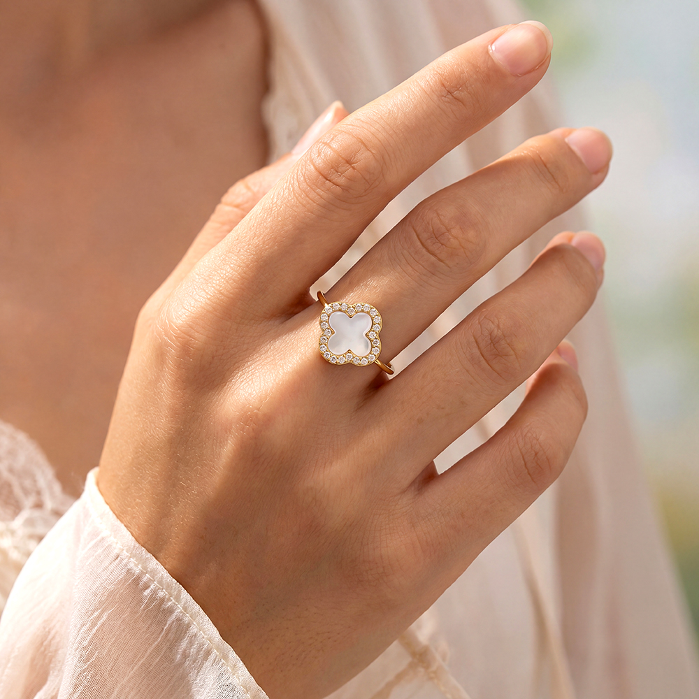 Edelstahl Ring Verstellbarer Acryl Kleeblatt mit einem Zirkonia Rand