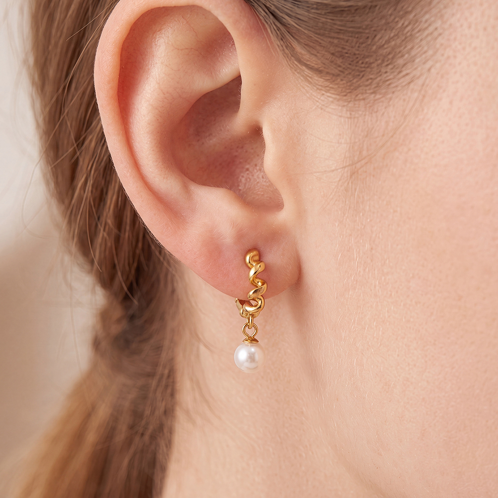 Edelstahl Ohrringe 29mm Schöne gedrehte Creolen mit Perle